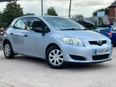 Used Toyota Auris T2 101 HP (74 kW) 2009 Blue Hatchback