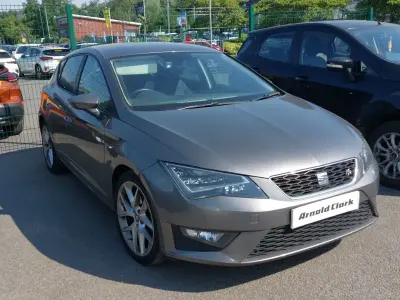 Käytetty Seat Leon FR 150 HP (110 kW) 2015 Harmaa Viistoperä
