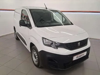 Second-hand Peugeot Partner Premium 131 CP (96 kW) 2023 Alb Monovolum