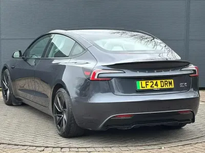 Używany Tesla Model 3 Performance 461 kW (627 KM) 2024 Szary Sedan/Limuzyna