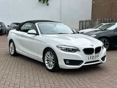 Begagnad BMW 218 Comfort Edition 134 HK (98 kW) 2021 Vit Cab