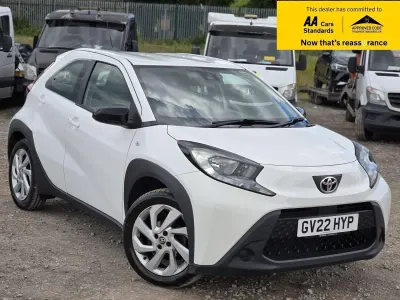 Used Toyota Aygo X PURE 72 HP (52 kW) 2022 White SUV