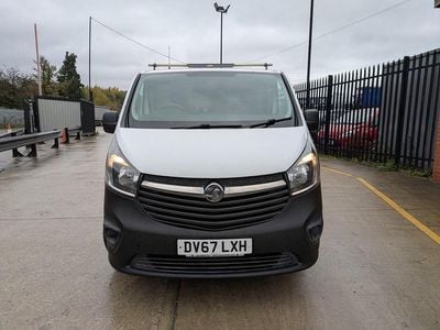 Used Vauxhall Vivaro 120 HP (88 kW) 2017 White MPV