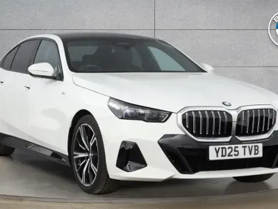 Begagnad BMW 520 M Sport 205 HK (150 kW) 2025 Vit