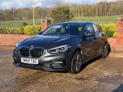 Begagnad BMW 116 Sport Line 2020 Grå Halvkombi