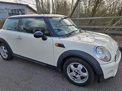 Used Mini Cooper D Hatch 2010 White Hatchback