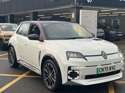 Special twotone metallic arctic white with blac New 2025 Renault R5 Iconic Hatchback | £24,376 (Fair price)