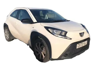 Used Toyota Aygo X PURE 72 HP (52 kW) 2023 White SUV
