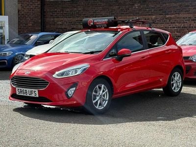 Używany Ford Fiesta Zetec 84 KM (61 kW) 2019 Czerwony Hatchback