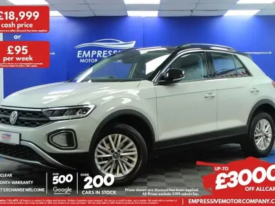 Usado VW T-Roc S 110 HP (80 kW) 2024 Cinzento SUV
