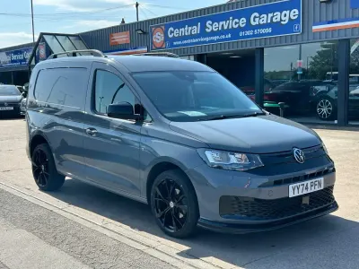 Usado VW Caddy Business 102 HP (75 kW) 2024 Cinzento Monovolume