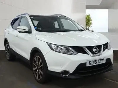 Used Nissan Qashqai Tekna 115 HP (84 kW) 2015 White SUV