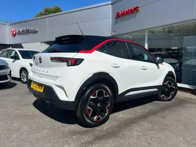 Used Vauxhall Mokka SRi 128 HP (94 kW) 2022 White jade SUV