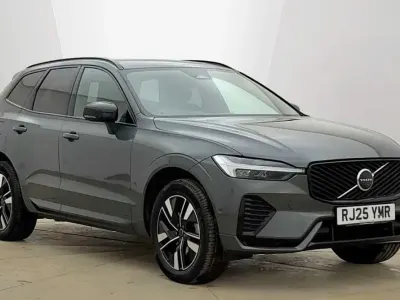 Usado Volvo XC60 Plus 247 HP (181 kW) 2025 Verde SUV