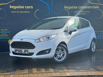 Used Ford Fiesta Zetec 82 HP (60 kW) 2014 White Hatchback