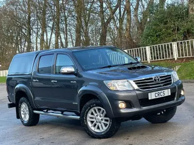 Used Toyota HiLux 171 HP (125 kW) 2015 Grey Pickup