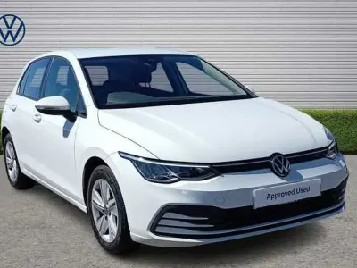 Second-hand VW Golf VIII 130 CP (95 kW) 2023
