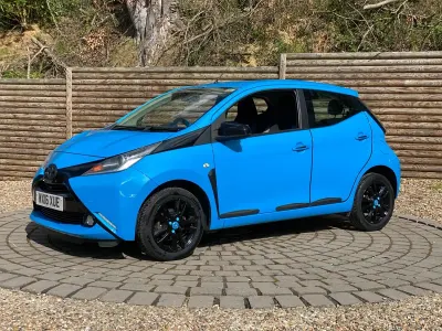 Used Toyota Aygo X-cite 69 HP (50 kW) 2016 Blue Hatchback