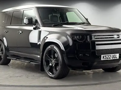 Used Land Rover Defender S 525 HP (386 kW) 2022 Santorini black SUV