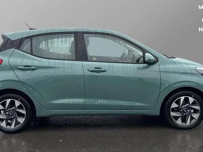 New Hyundai i10 Advanced 63 HP (46 kW) 2025 Mangrove green Hatchback