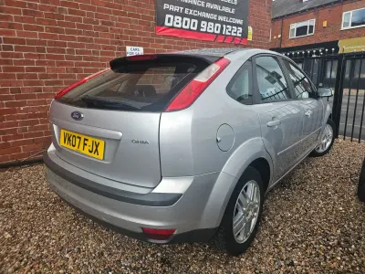 Second-hand Ford Focus Ghia 2007 Argintiu Hatchback