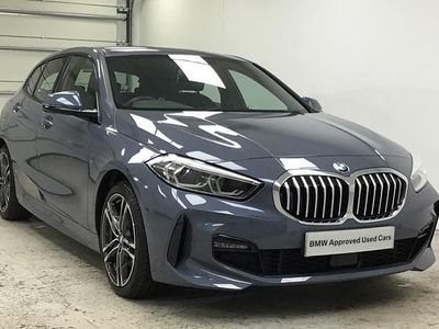 Usado BMW 118 M Sport 134 HP (98 kW) 2023 Cinzento Citadino