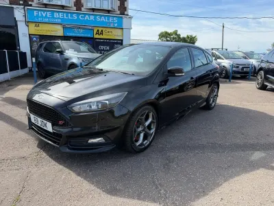 Used Ford Focus ST 250 HP (183 kW) 2017 Black Hatchback