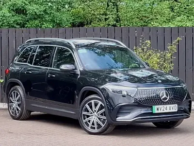 Käytetty Mercedes EQB300 Executive 167 kW (228 HP) 2024 Musta Katumaasturi