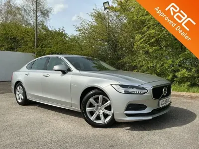 Usado Volvo S90 Momentum 190 HP (139 kW) 2019 Prateado Sedan