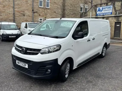 Used Vauxhall Vivaro S 100 HP (73 kW) 2021 White MPV