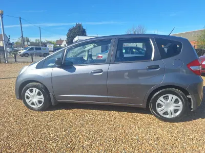 Begagnad Honda Jazz S 90 HK (66 kW) 2013 Grå Halvkombi