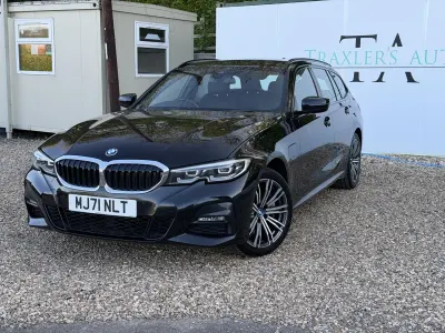 Begagnad BMW 330e M Sport 2021 Svart Kombi