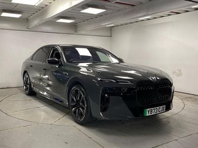 BMW i7