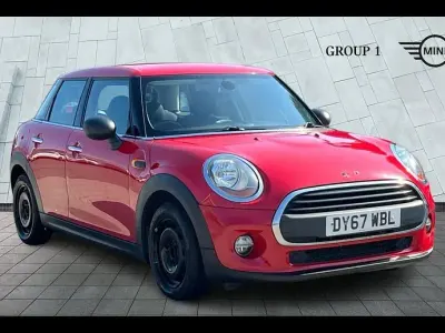 Used Mini ONE Hatch 102 HP (75 kW) 2017 Red Hatchback