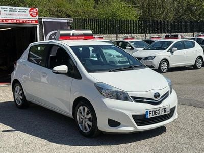Used Toyota Yaris Multidrive S 99 HP (72 kW) 2013 White Hatchback