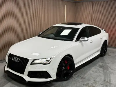 Usado Audi RS7 Sportback Performance 560 HP (411 kW) 2026 Branco Citadino