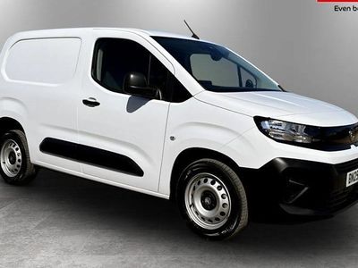 Second-hand Vauxhall Combo 102 CP (75 kW) 2026 Monovolum