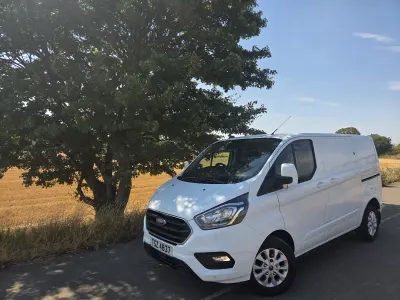 Used Ford Transit Custom Limited 130 HP (95 kW) 2021 White Van