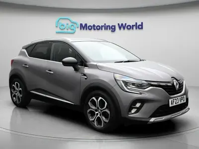 Second-hand Renault Captur Techno 145 CP (106 kW) 2023 Gri SUV