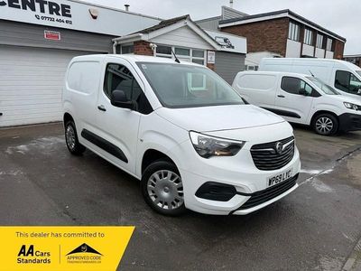 Used Vauxhall Combo Sportive 100 HP (73 kW) 2019 White MPV
