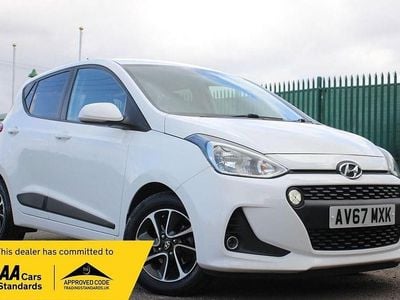 Used Hyundai i10 Premium 66 HP (48 kW) 2017 White Hatchback