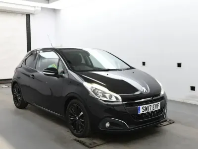 Usado Peugeot 208 82 HP (60 kW) 2017 Preto Citadino