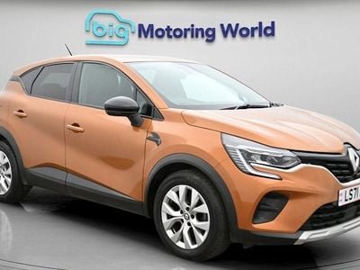 Second-hand Renault Captur Iconic 91 CP (66 kW) 2021 Portocaliu SUV