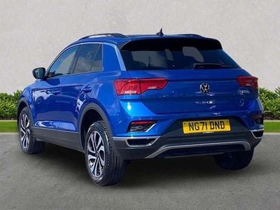 Usado VW T-Roc Active 150 HP (110 kW) 2021 Azul SUV