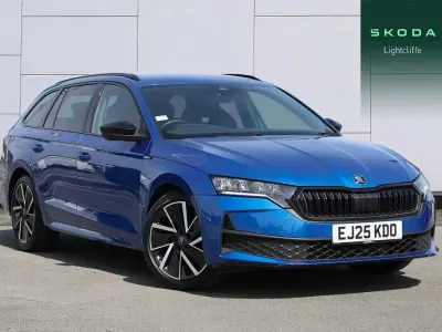 Used Skoda Octavia SportLine 147 HP (108 kW) 2025 Race blue metallic Estate