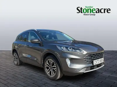 Begagnad Ford Kuga Titanium 150 HK (110 kW) 2023 Grå SUV