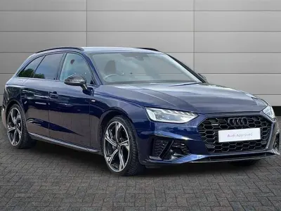 Używany Audi A4 Black Edition 204 KM (150 kW) 2023 Niebieski Kombi