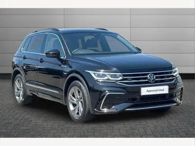Second-hand VW Tiguan R-line Edition 150 CP (110 kW) 2023 Negru SUV