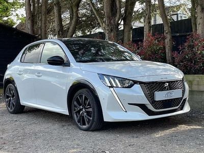 Used Peugeot 208 Premium 102 HP (75 kW) 2021 White Hatchback