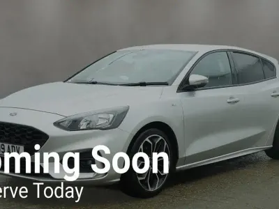 Używany Ford Focus ST-Line X 125 KM (91 kW) 2019 Srebrny Hatchback